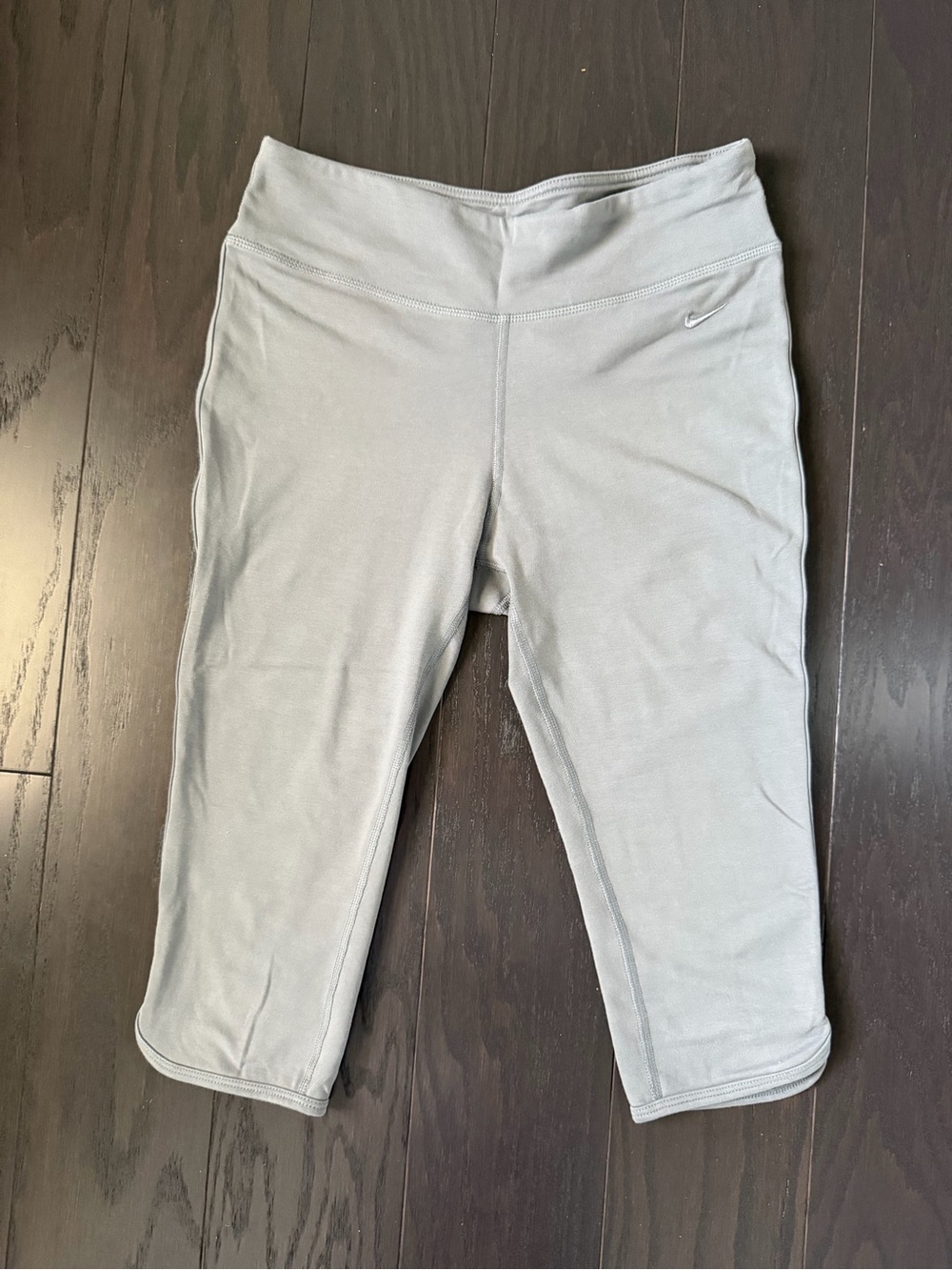 Nike Light Gray Cropped Athletic Leggings